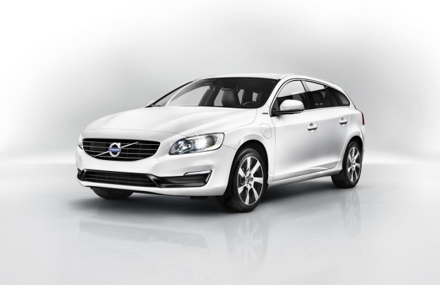 Volvo V60 D6 AWD Plug-in Hybrid (3).jpg